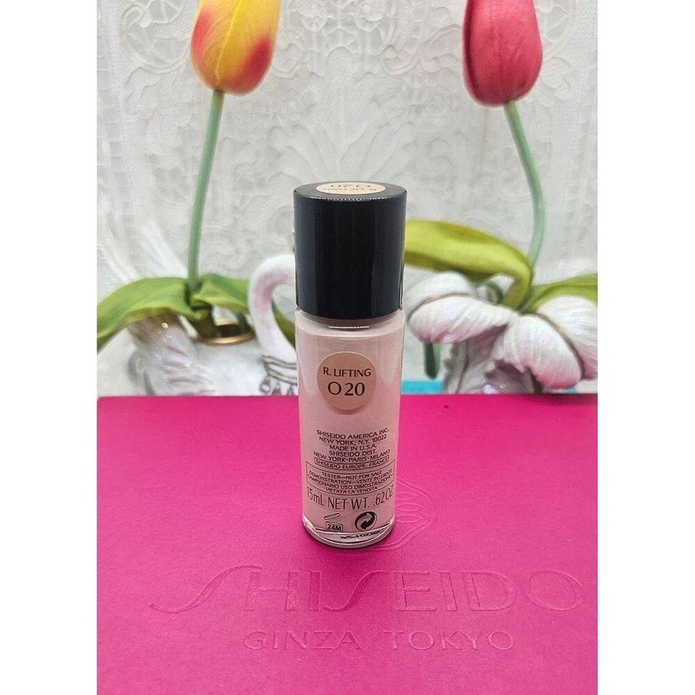 Shiseido Radiant Lifting Foundation  O20 Natural Light Ochre 15ml / .62oz New